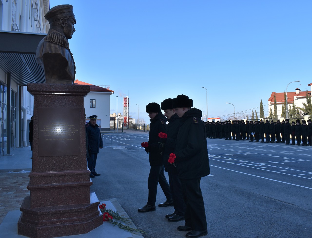 Севастопольские кадеты СК России приняли участие в торжественных мероприятиях, посвященных 213 годовщине со дня рождения В. И. Истомина