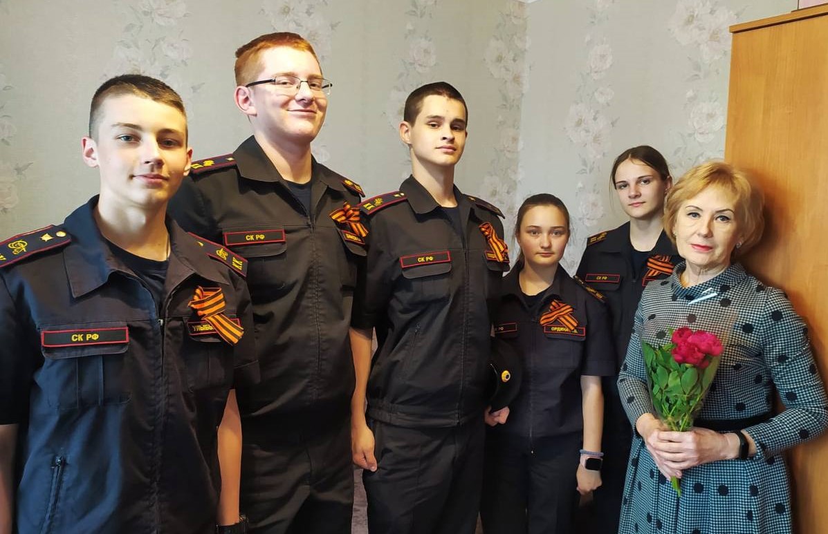 Севастопольские кадеты СК России навестили семью легендарного комбата Степана Неустроева